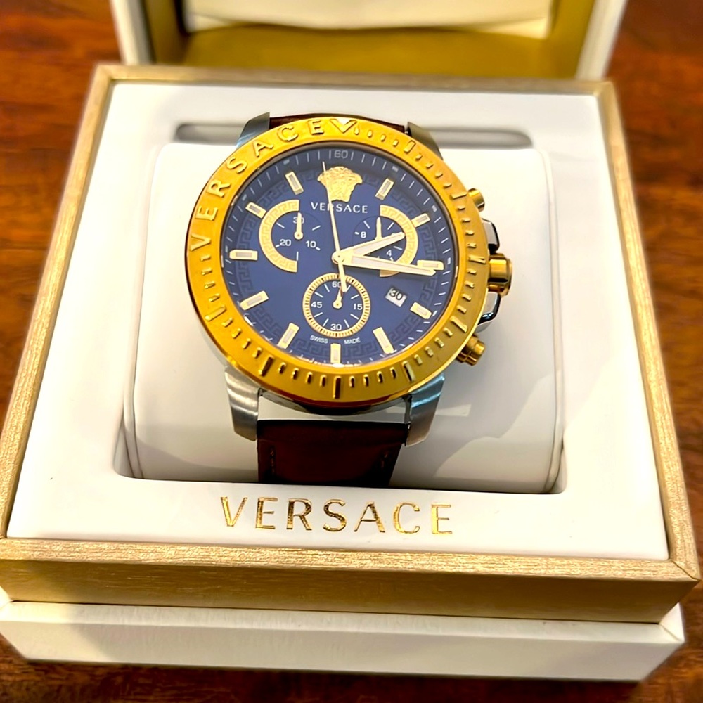 MEN’s Versace Watch! Worn twice.